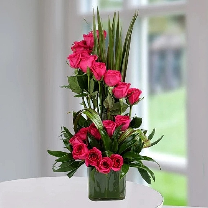Dark Pink Vase Christmas Gifts